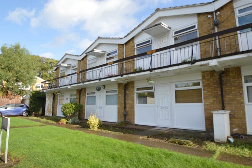ROW TOWN 1 bed maisonette to rent - £960 pcm (£222 pw)