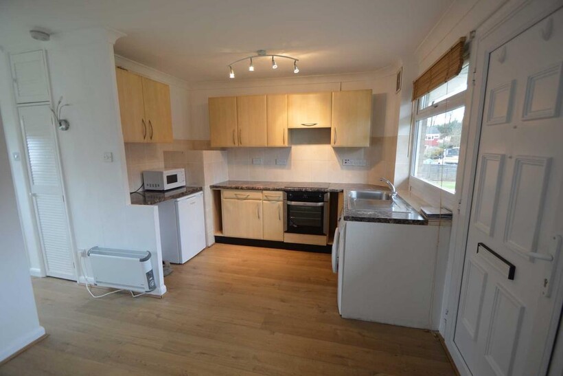 ROW TOWN 1 bed maisonette to rent - £960 pcm (£222 pw)