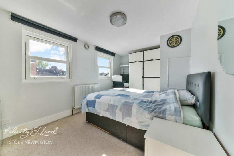 Ferndale Road, LONDON 4 bed semi-detached house to rent - £4,500 pcm (£1,038 pw)