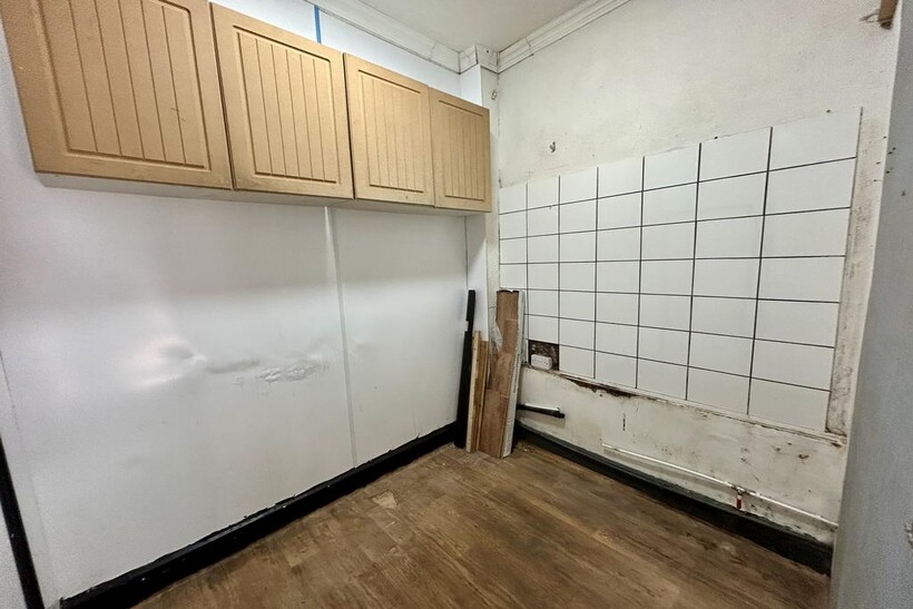 High Street, London NW10 Property to rent - £833 pcm (£192 pw)