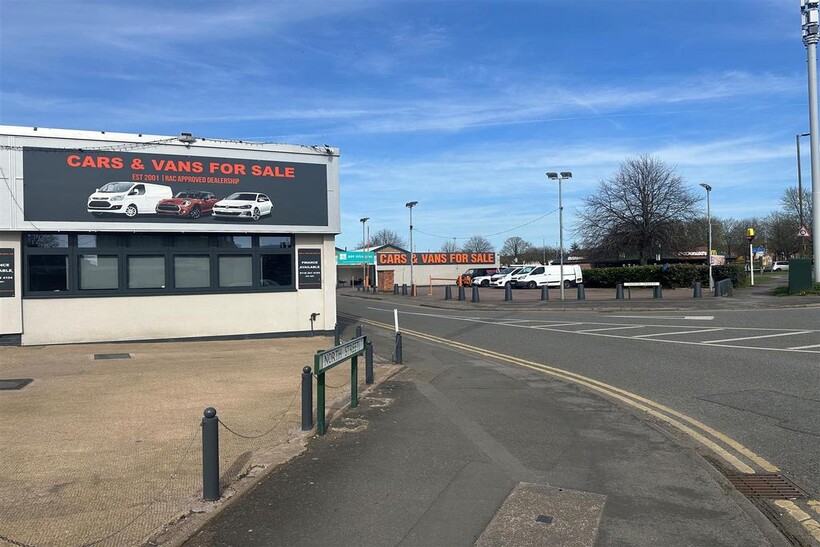 Office & Sales Forecourt.jpg