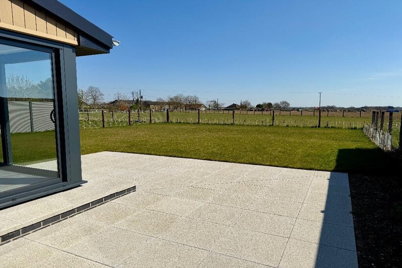 Folly Lane, Lawshall IP29 3 bed bungalow to rent - £2,350 pcm (£542 pw)