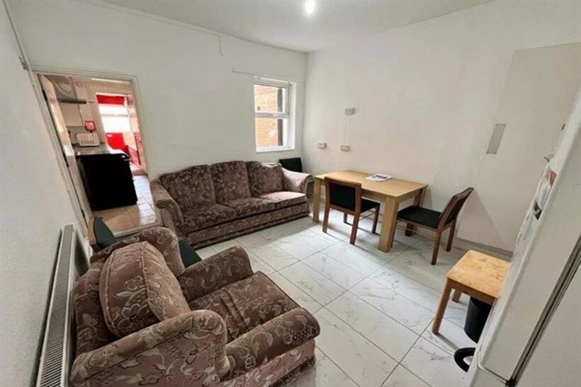 106 Hubert Road, B29 6ER 4 bed house to rent - £1,733 pcm (£400 pw)