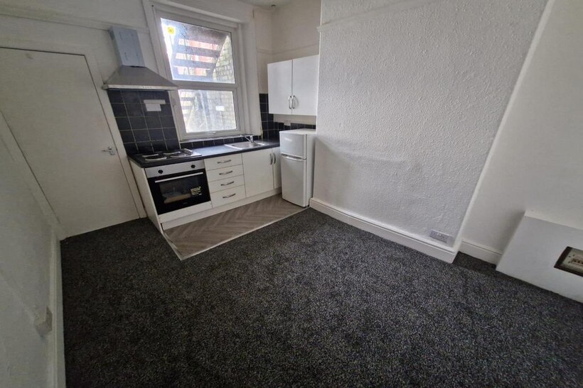Balmoral Terrace, Fleetwood, FY7 1 bed flat to rent - £350 pcm (£81 pw)