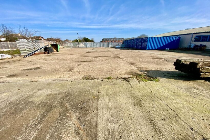 Elms Industrial Estate, Church Road Property to rent - £10,000 pcm (£2,308 pw)