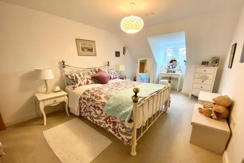 Hempstead Road, Bovingdon HP3 1 bed apartment to rent - £1,275 pcm (£294 pw)