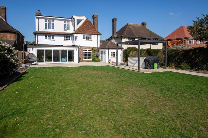 Hayes Hill, Bromley, BR2 5 bed detached house to rent - £6,000 pcm (£1,385 pw)