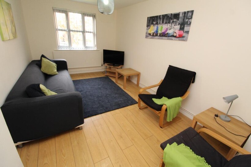 Denison Court, Nottingham NG7 5 bed terraced house to rent - £2,491 pcm (£575 pw)