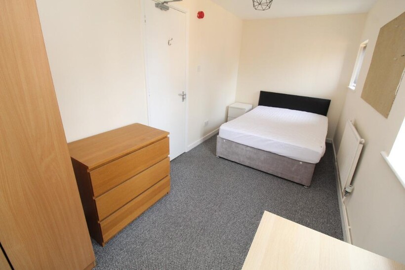 Denison Court, Nottingham NG7 5 bed terraced house to rent - £2,491 pcm (£575 pw)