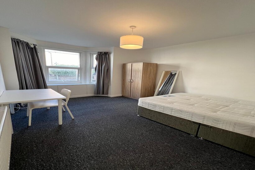 Crown Street, Oxford OX4 6 bed semi-detached house to rent - £925 pcm (£213 pw)