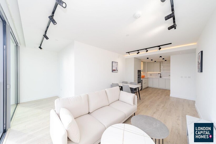 Valencia Tower, 3 Bollinder Place... 3 bed apartment to rent - £5,400 pcm (£1,246 pw)
