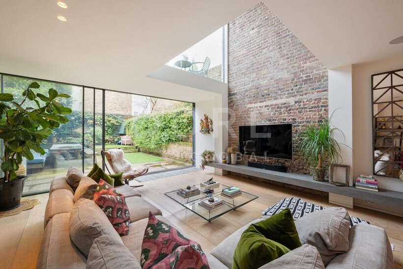 Lancaster Road, London, W11 4 bed terraced house to rent - £32,500 pcm (£7,500 pw)