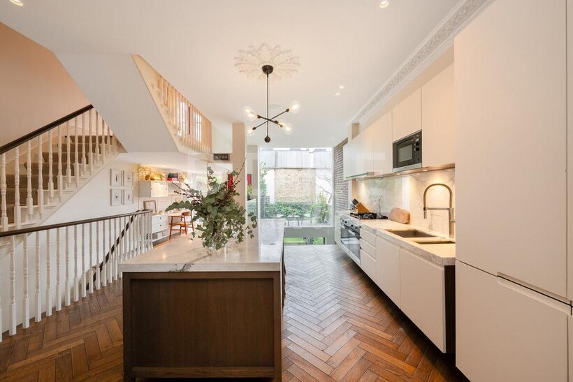 Lancaster Road, London, W11 4 bed terraced house to rent - £32,500 pcm (£7,500 pw)
