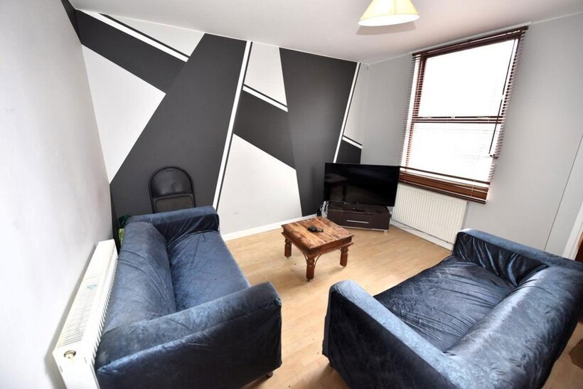 94 Royal Park Road 3 bed house to rent - £1,495 pcm (£345 pw)