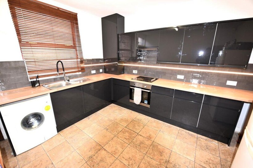 94 Royal Park Road 3 bed house to rent - £1,495 pcm (£345 pw)