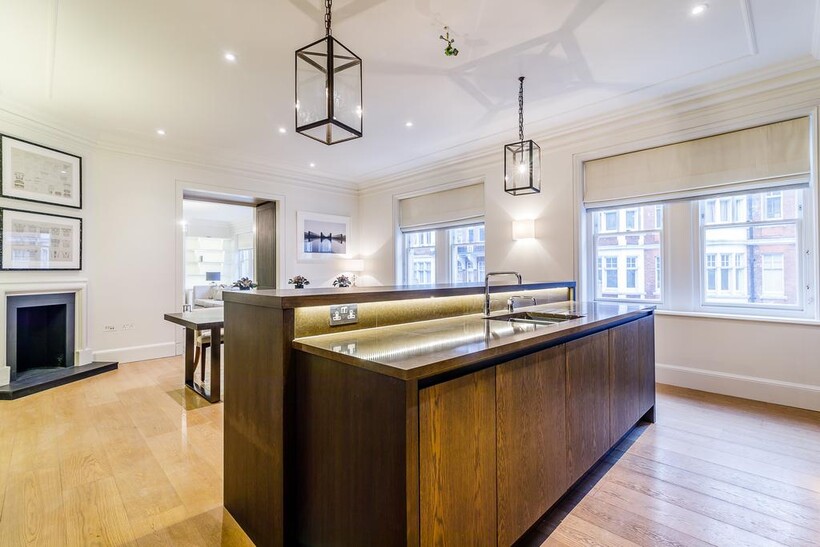 Duke Street, London, W1K 3 bed apartment to rent - £25,567 pcm (£5,900 pw)