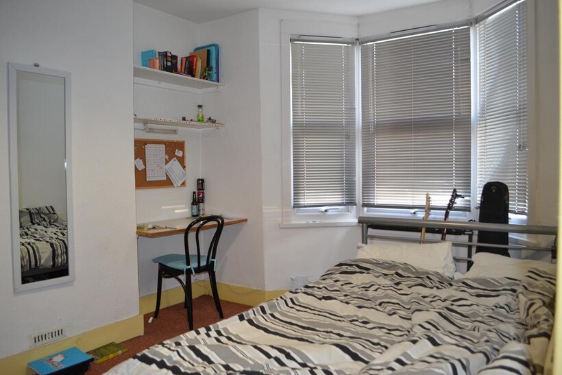 Carlyle Street, Brighton BN2 4 bed terraced house to rent - £2,115 pcm (£488 pw)