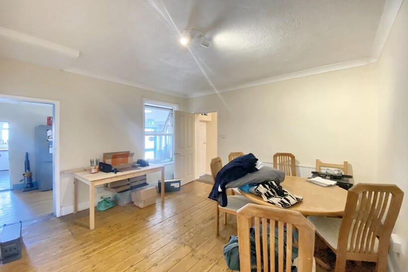 Bridge Road, Uxbridge, UB8 6 bed semi-detached house to rent - £3,950 pcm (£912 pw)