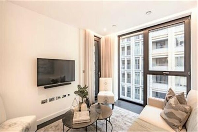 Ponton Road, The Residence, London, SW11 2 bed apartment to rent - £4,637 pcm (£1,070 pw)