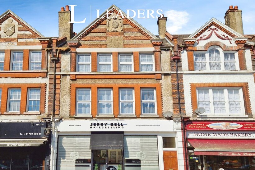 The Broadway, Thorpe Bay, Southend, SS1 2 bed flat to rent - £1,175 pcm (£271 pw)