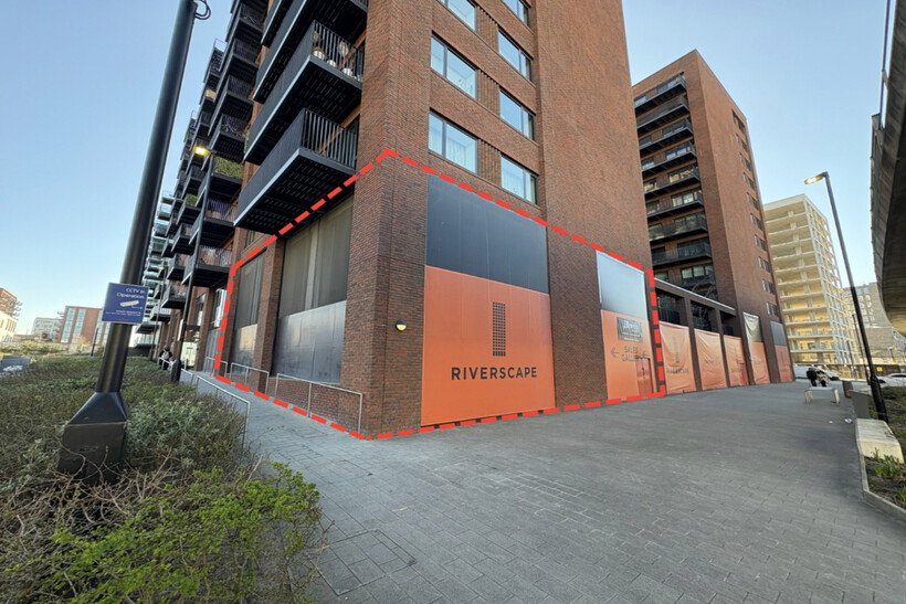 North Woolwich Road, London, E16 Retail property (high street) to rent - £4,757 pcm (£1,098 pw)