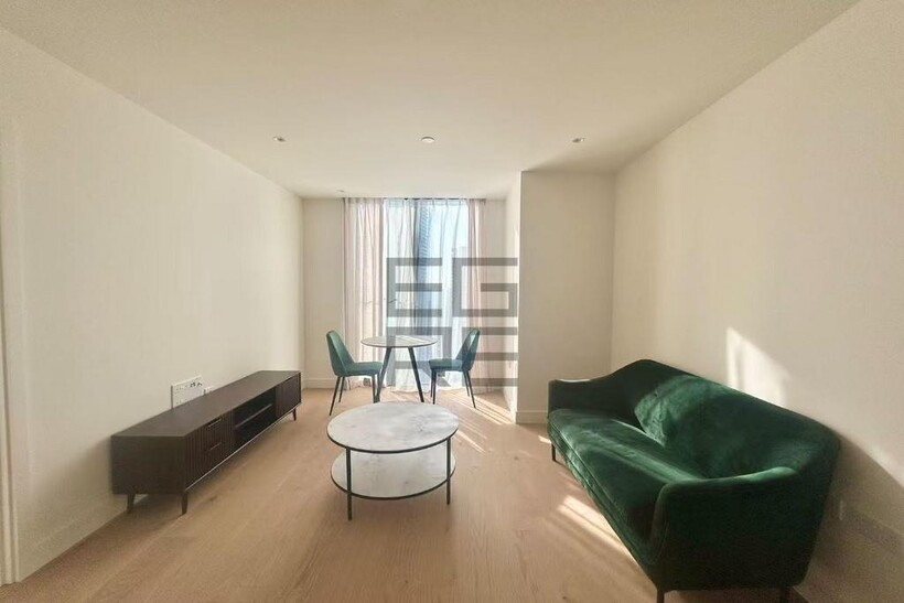 Harcourt Tower, London E14 2 bed flat to rent - £3,700 pcm (£854 pw)