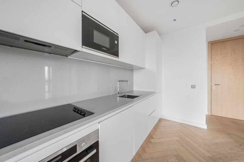 Oberman Road, London NW10 2 bed apartment to rent - £2,480 pcm (£572 pw)