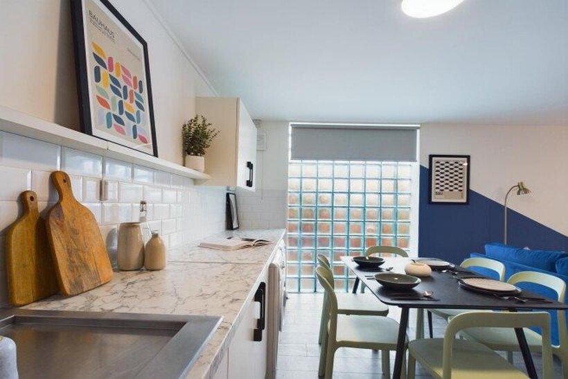 2-windsor-house-l7-5db-969622