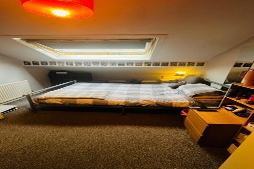 2 37 St Michaels Road, Leeds 4 bed house to rent - £620 pcm (£143 pw)