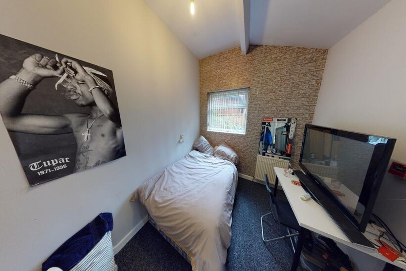 Headingley Avenue, Leeds 4 bed house to rent - £637 pcm (£147 pw)