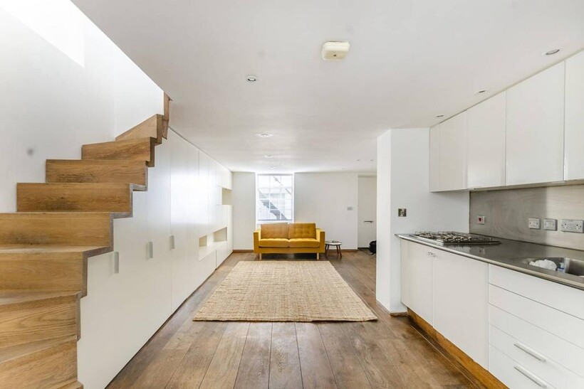 Goodge Place, Fitzrovia, London, W1T 1 bed flat to rent - £3,445 pcm (£795 pw)