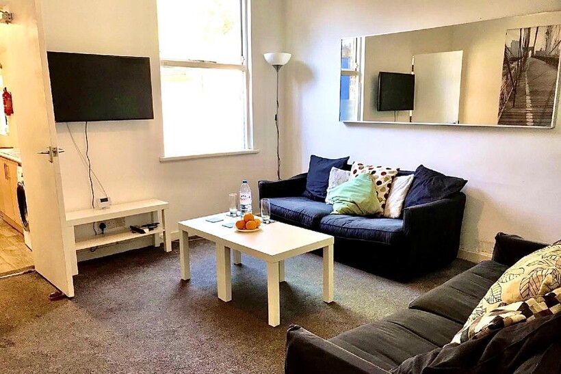 Nottingham NG7 4 bed house to rent - £391 pcm (£90 pw)