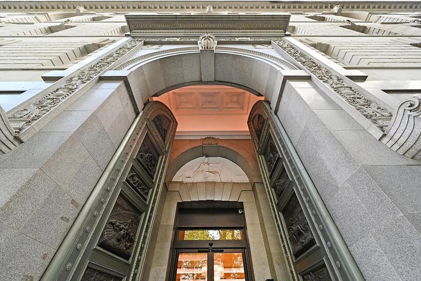 9 Millbank, London SW1P 2 bed flat to rent - £6,000 pcm (£1,385 pw)