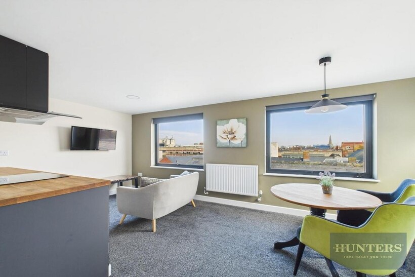 Kitchen / Living Room