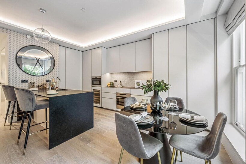 Beaufort Gardens, London, SW3 2 bed flat to rent - £8,450 pcm (£1,950 pw)