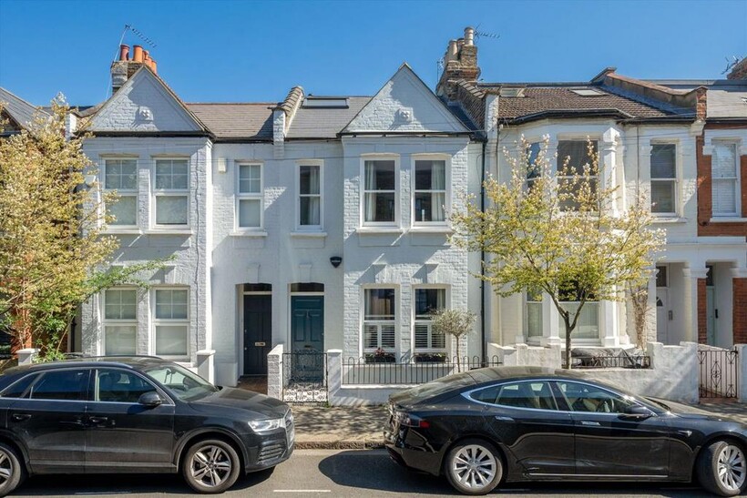 Rainville Road, London W6 3 bed terraced house to rent - £9,000 pcm (£2,077 pw)