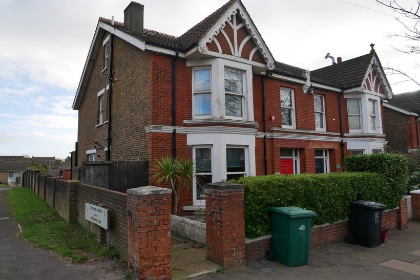 Ditchling Road, Brighton BN1 7 bed semi-detached house to rent - £4,853 pcm (£1,120 pw)