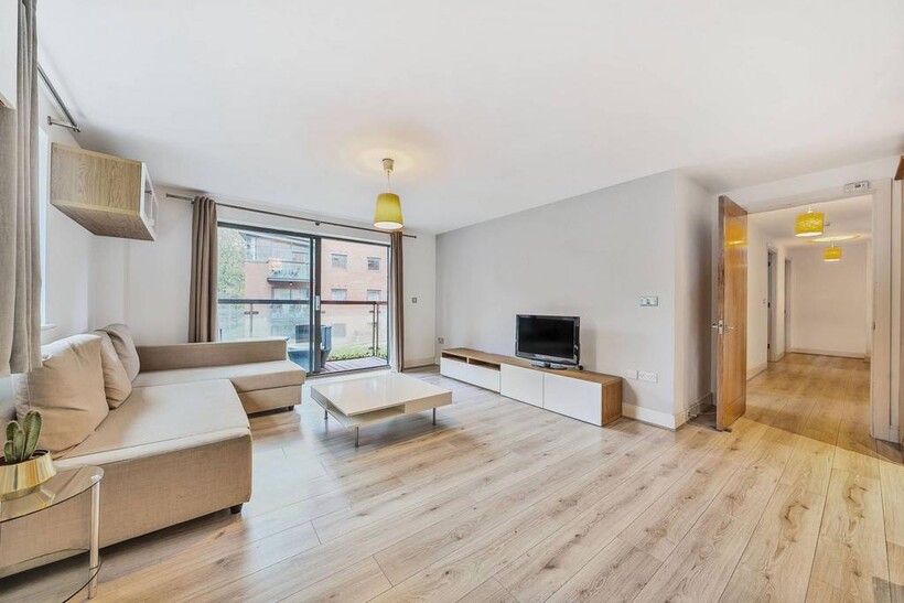 Montaigne Close, Westminster, London... 3 bed flat to rent - £6,000 pcm (£1,385 pw)
