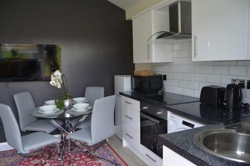 Amerden Lane, Taplow, SL6 1 bed flat to rent - £1,175 pcm (£271 pw)