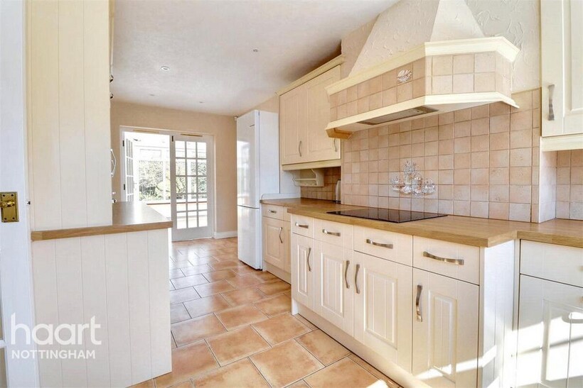 Village Street, Nottingham 3 bed bungalow to rent - £2,475 pcm (£571 pw)