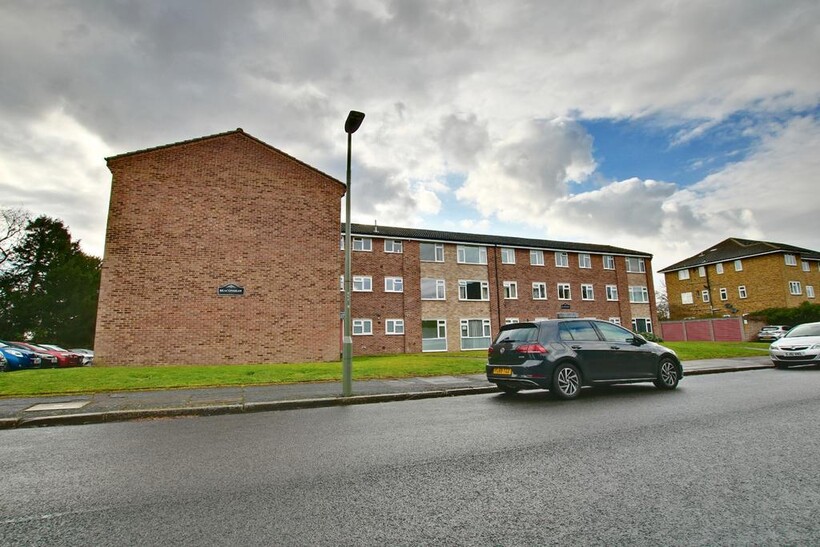 Beaconshaw, Bromley BR1 2 bed apartment to rent - £1,525 pcm (£352 pw)
