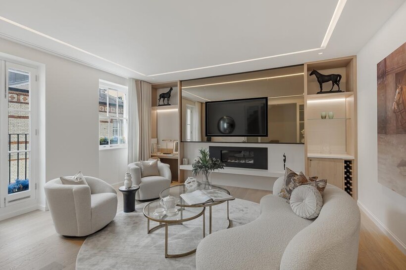 Grosvenor Crescent Mews, London SW1X 3 bed house to rent - £43,333 pcm (£10,000 pw)