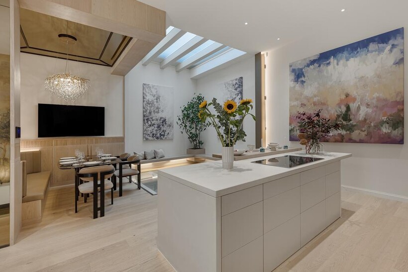 Grosvenor Crescent Mews, London SW1X 3 bed house to rent - £43,333 pcm (£10,000 pw)