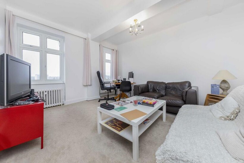 Hall Road, London NW8 1 bed flat to rent - £2,492 pcm (£575 pw)