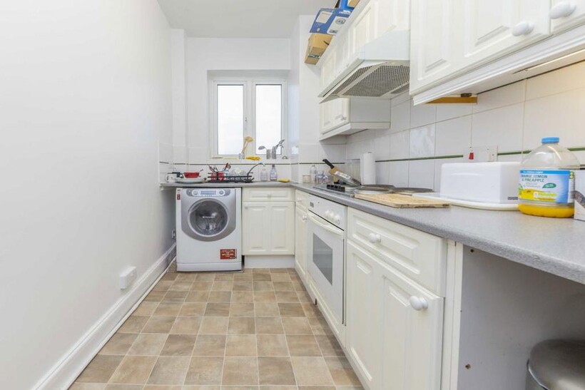Hall Road, London NW8 1 bed flat to rent - £2,492 pcm (£575 pw)