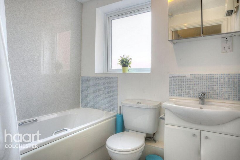 Meachen Road, COLCHESTER 1 bed in a flat share to rent - £420 pcm (£97 pw)