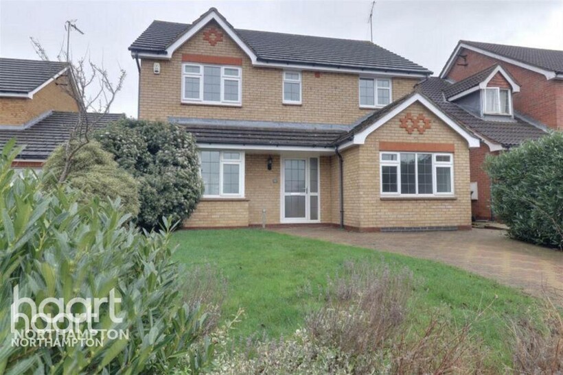 Burford Way, WELLINGBOROUGH 4 bed detached house to rent - £1,895 pcm (£437 pw)