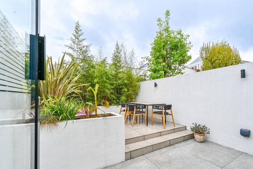 Highbury Hill, Highbury, London, N5 4 bed house to rent - £8,996 pcm (£2,076 pw)