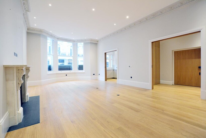Redburn Street, London SW3 4 bed terraced house to rent - £15,000 pcm (£3,462 pw)