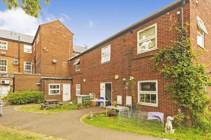 Duncombe Street, Bletchley, MK2 2LY 1 bed flat to rent - £775 pcm (£179 pw)